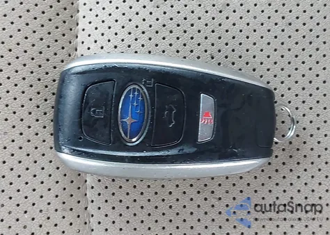 2016 Subaru Outback 2.5I Limited из США, поврежденный, VIN 4S4BSBNC0G3312101